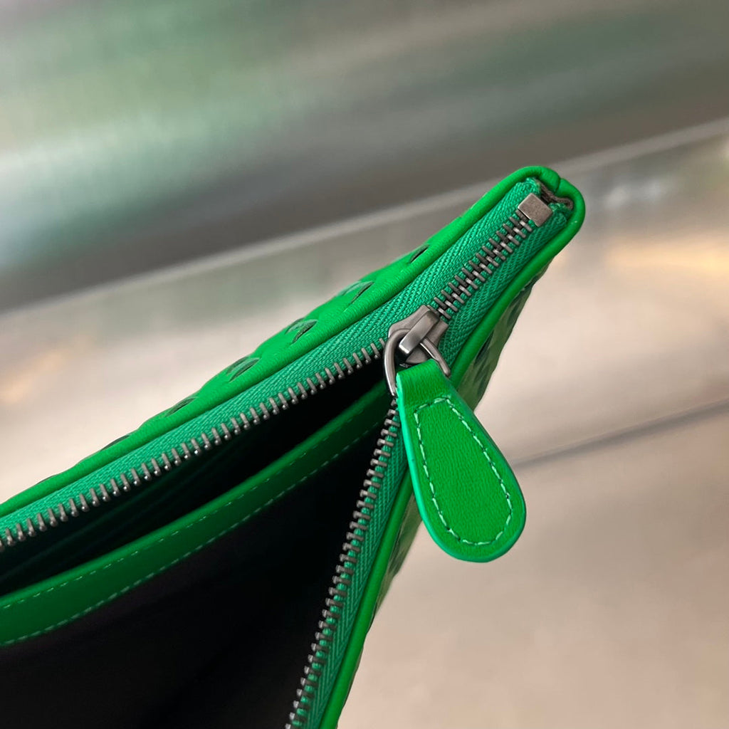 INTRECCIATO 30 AUS SMARAGDGRÜNEM LAMMFELL