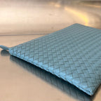 INTRECCIATO 30 AUS HIMMELBLAUEM LAMMFELL