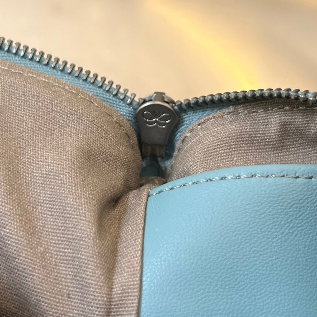 INTRECCIATO 30 AUS HIMMELBLAUEM LAMMFELL