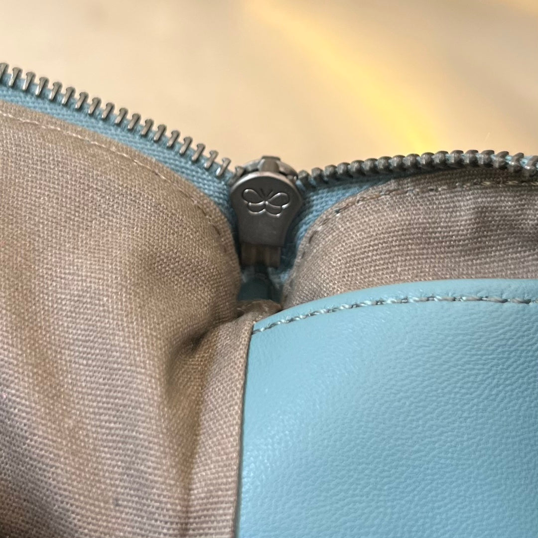 INTRECCIATO 30 AUS HIMMELBLAUEM LAMMFELL