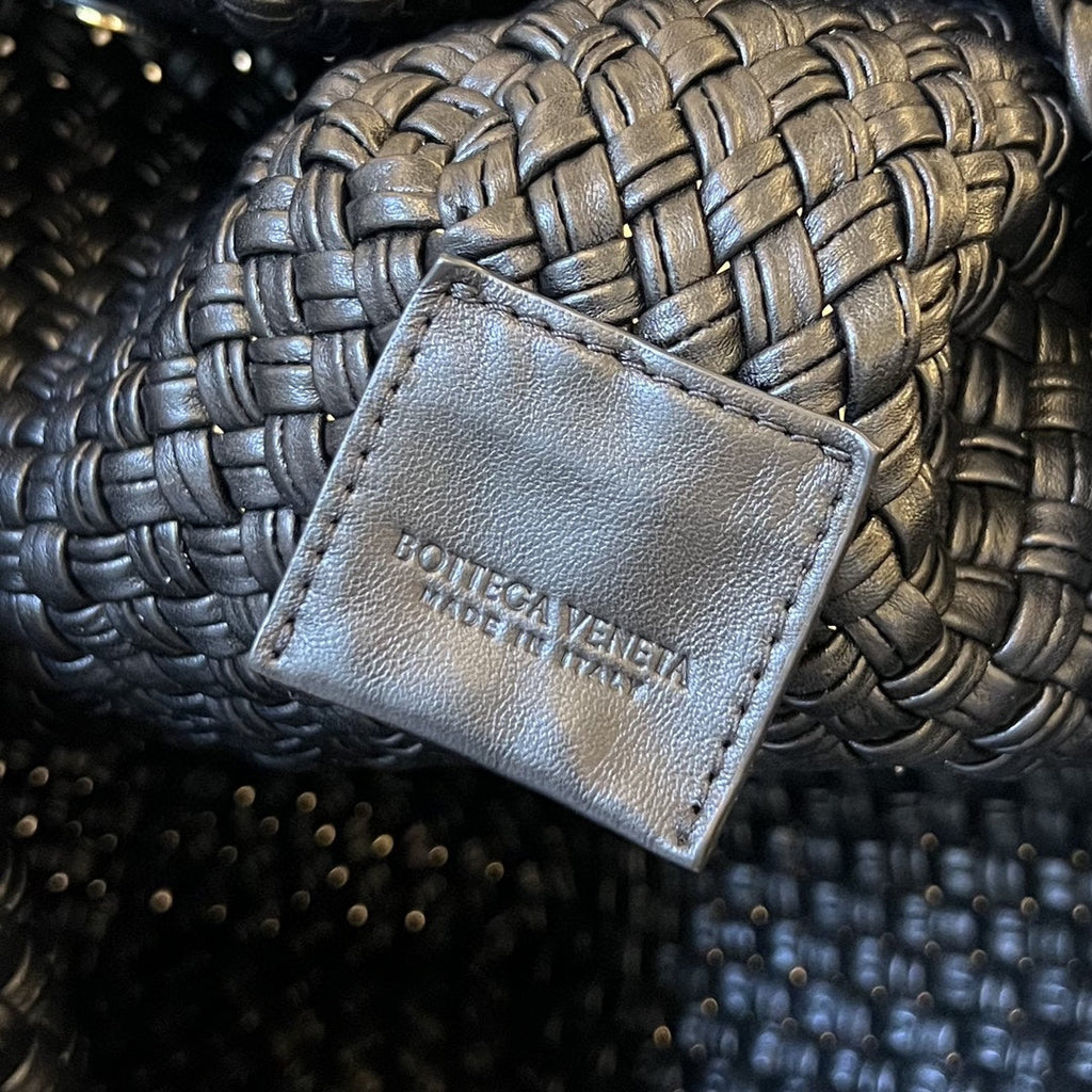 TOSCA 27 TASCHE AUS SCHWARZEM KALBSLEDER