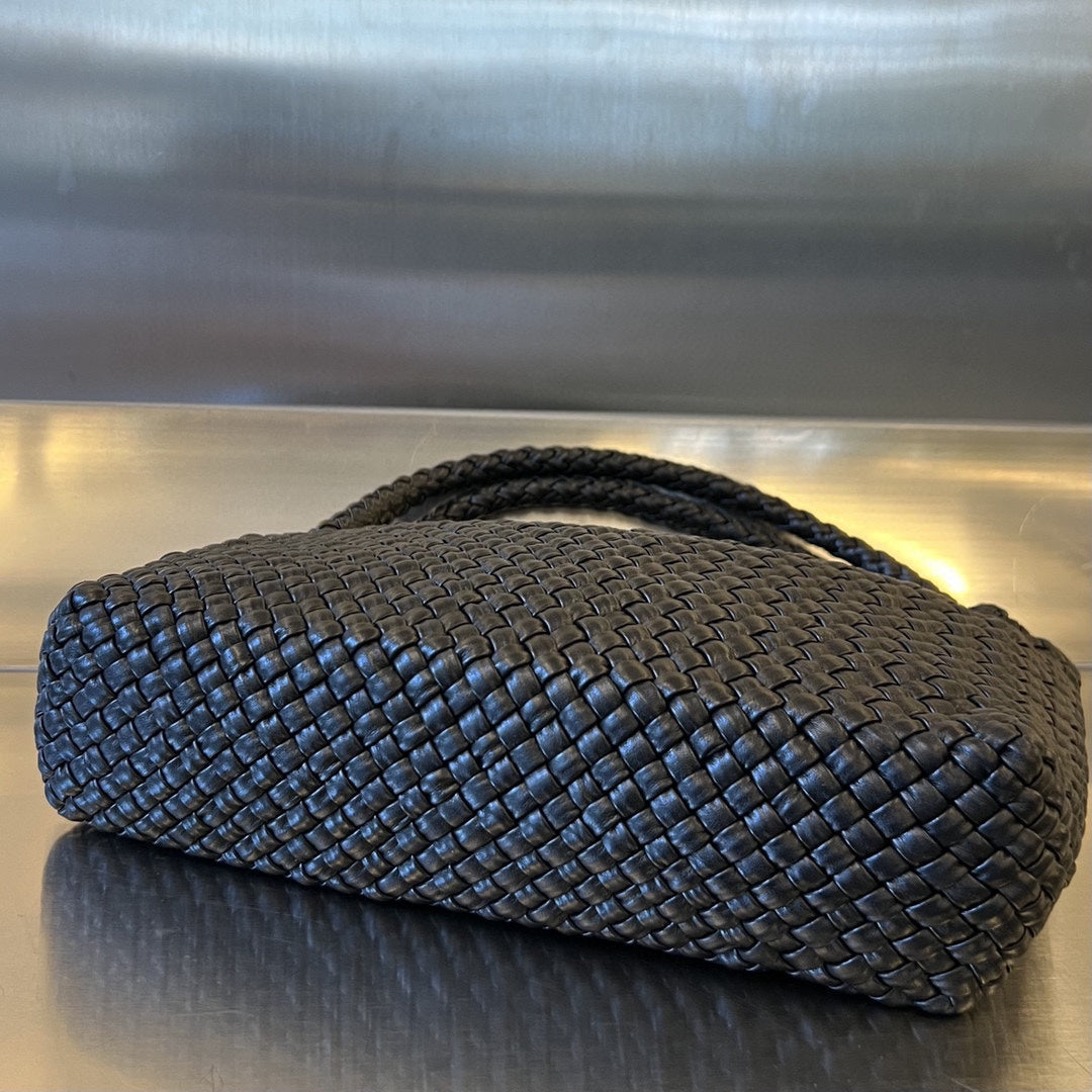 TOSCA 27 TASCHE AUS SCHWARZEM KALBSLEDER