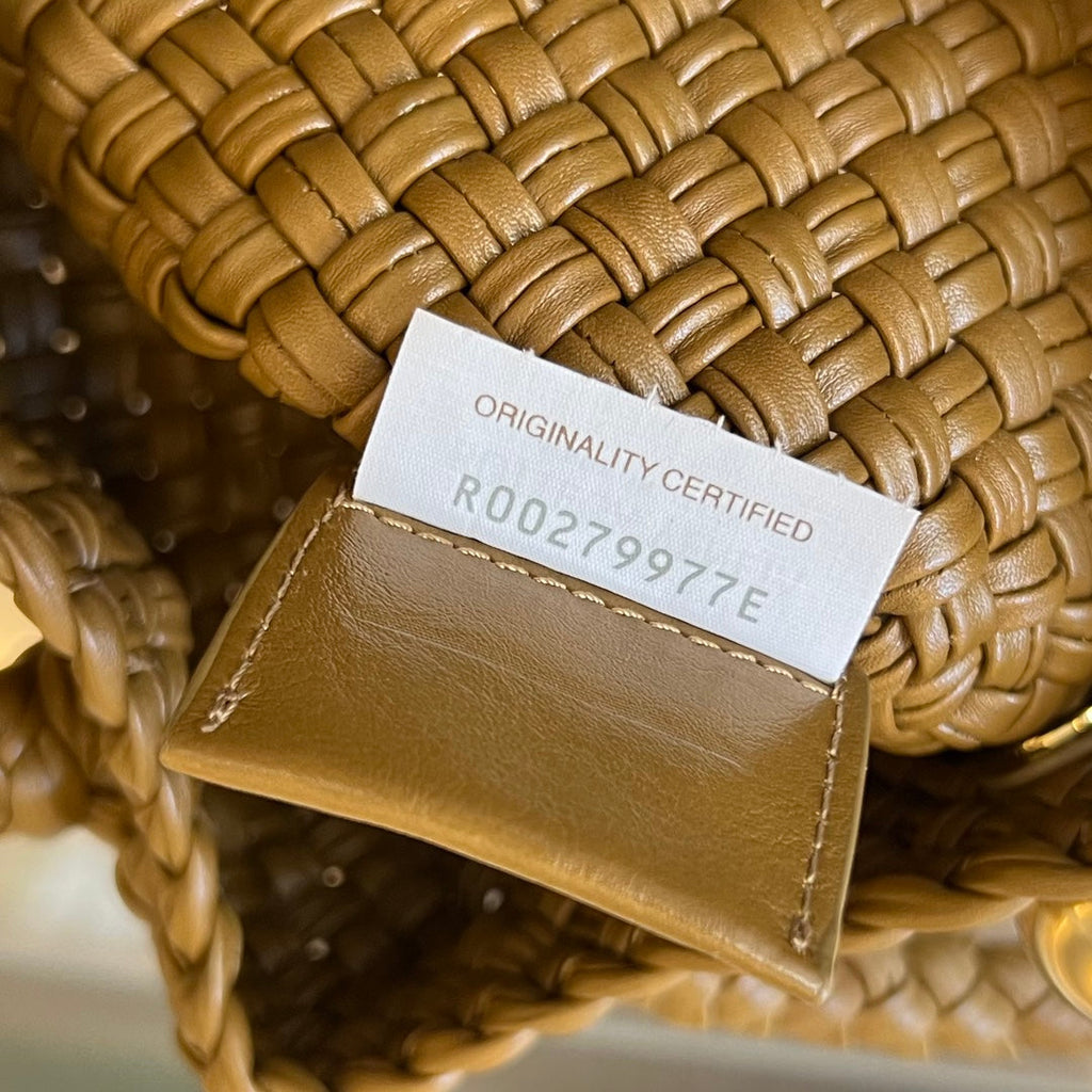 TOSCA 27 Beutel aus Kalbsleder mit Eichel