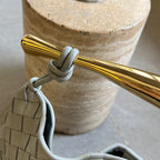 SARDINE 33 MIT KETTE IN GRAUEM LAMMHAUT