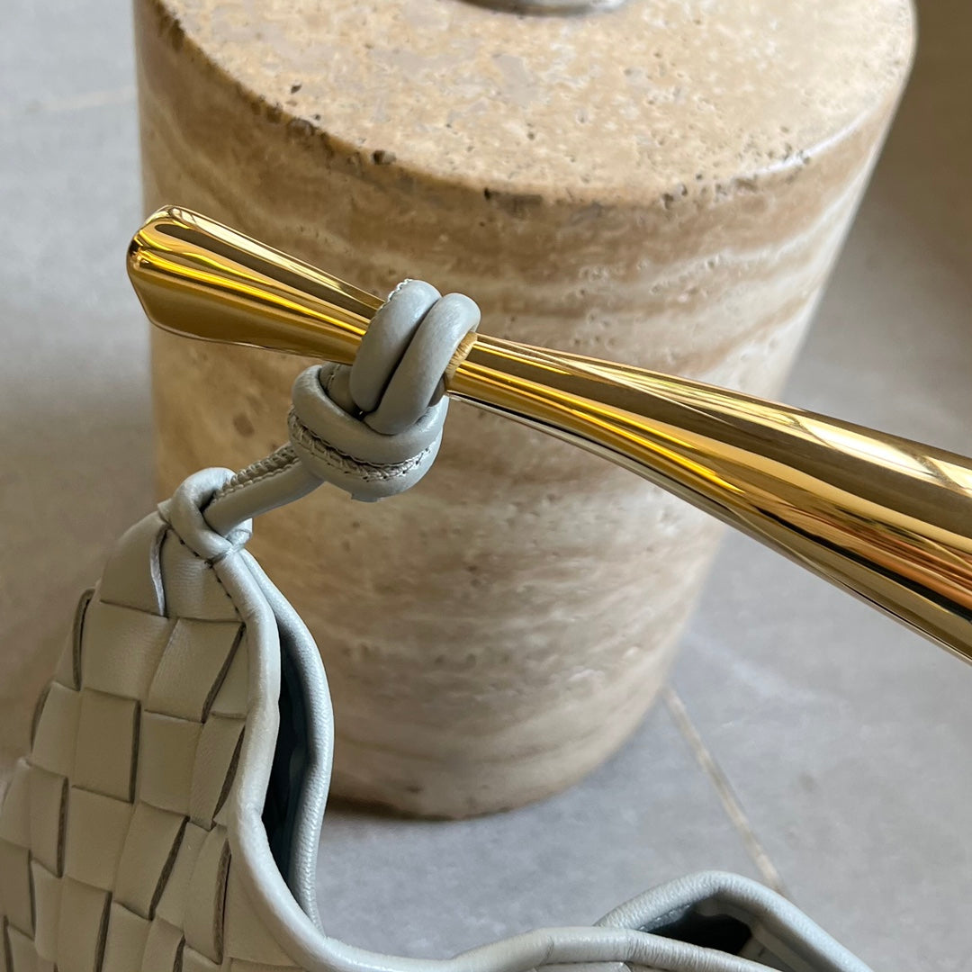 SARDINE 33 MIT KETTE IN GRAUEM LAMMHAUT