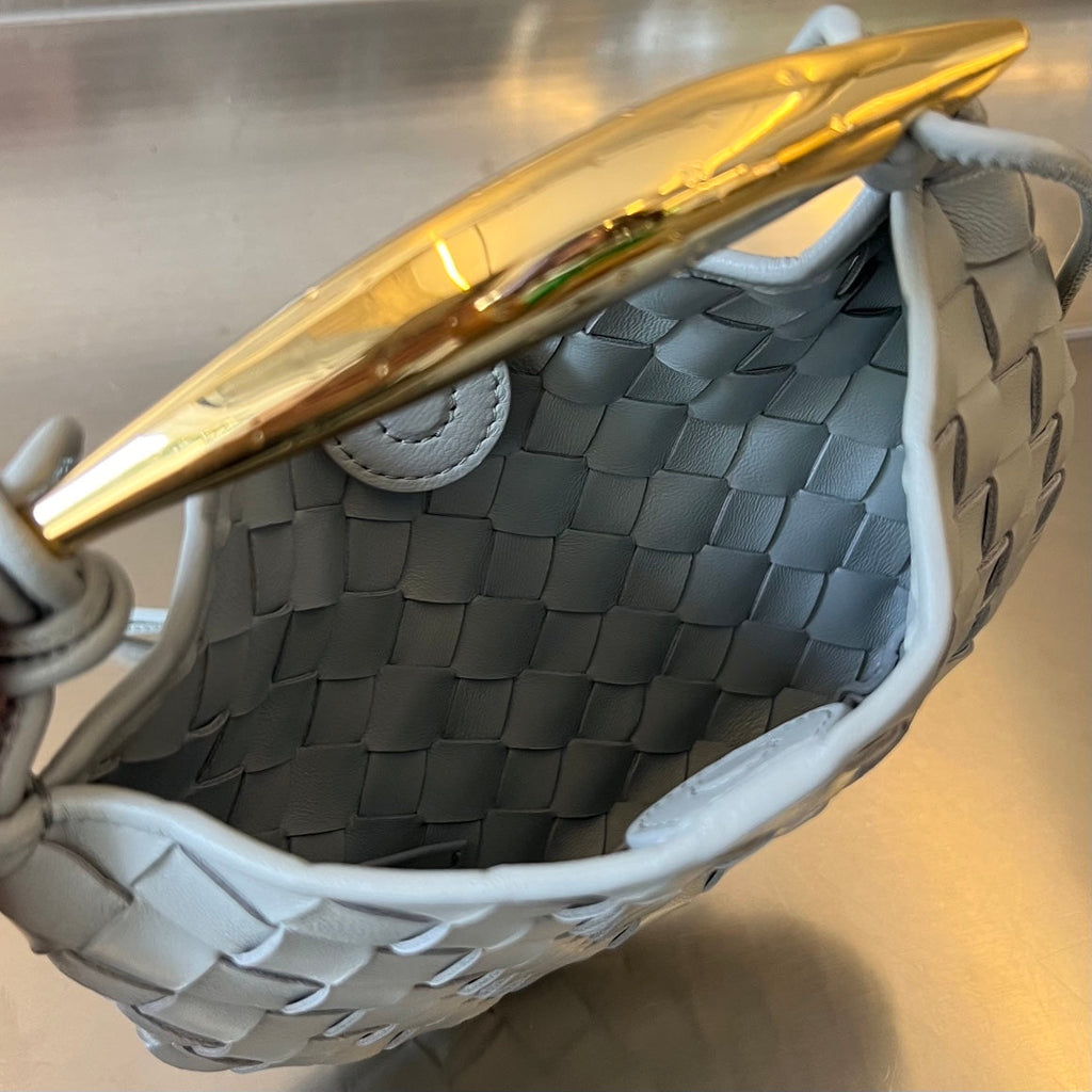 SARDINE 20 MIT KETTE IN HELLGRAUEM LAMMLEDER