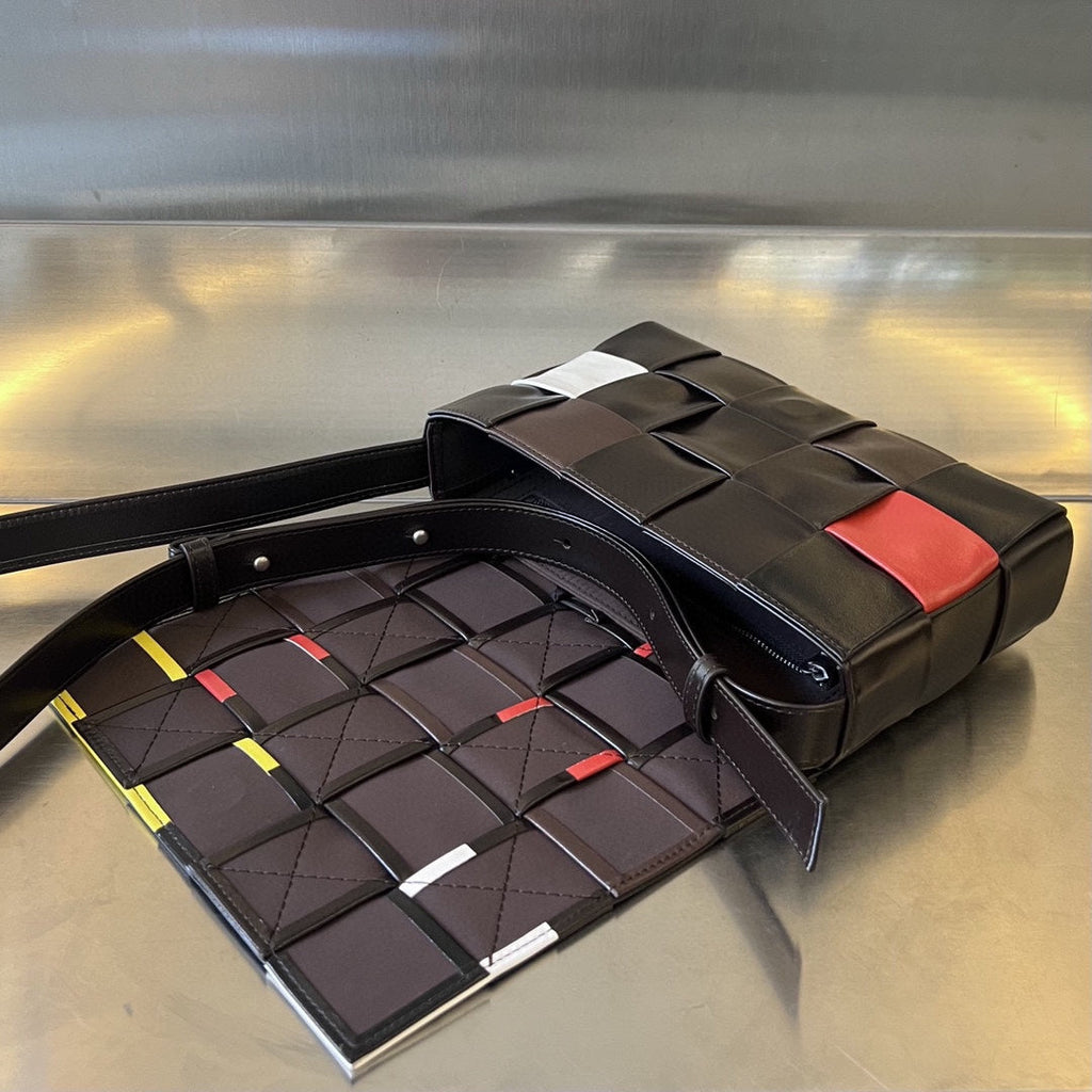 KLEINE KASSETTE 23 IN FARBENFROHER KALBSLEDER