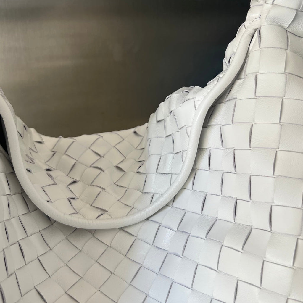 GROSSER HOP 54 IN WEISSES LAMMHAUT