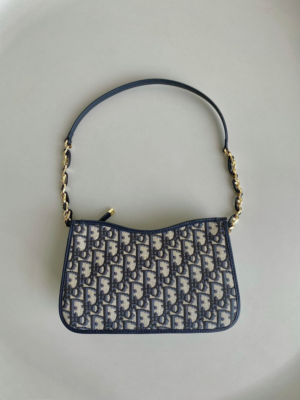 MINI HOBO 23 Tasche in blauem schrägem Jacquard