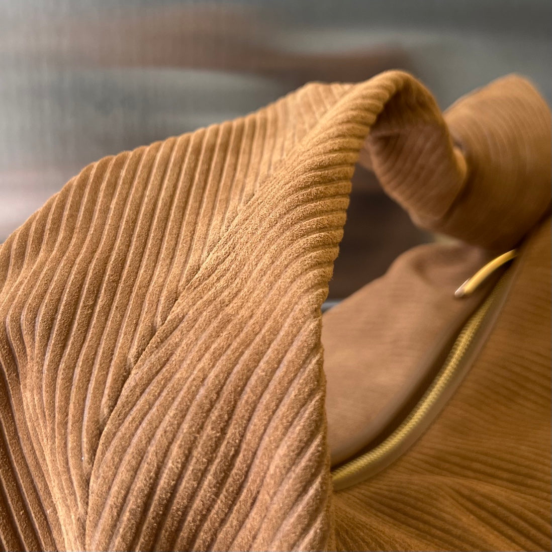 MINI JODIE 36 CM IN ROTSCHENBRAUNEM CORD