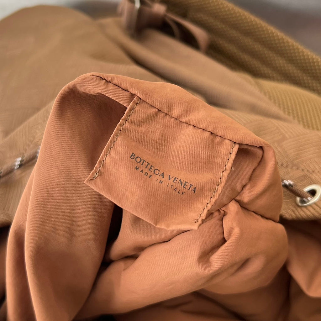 ALTO 42 RUCKSACK AUS ROSTBRAUNEM JACQUARD-GEWEBE