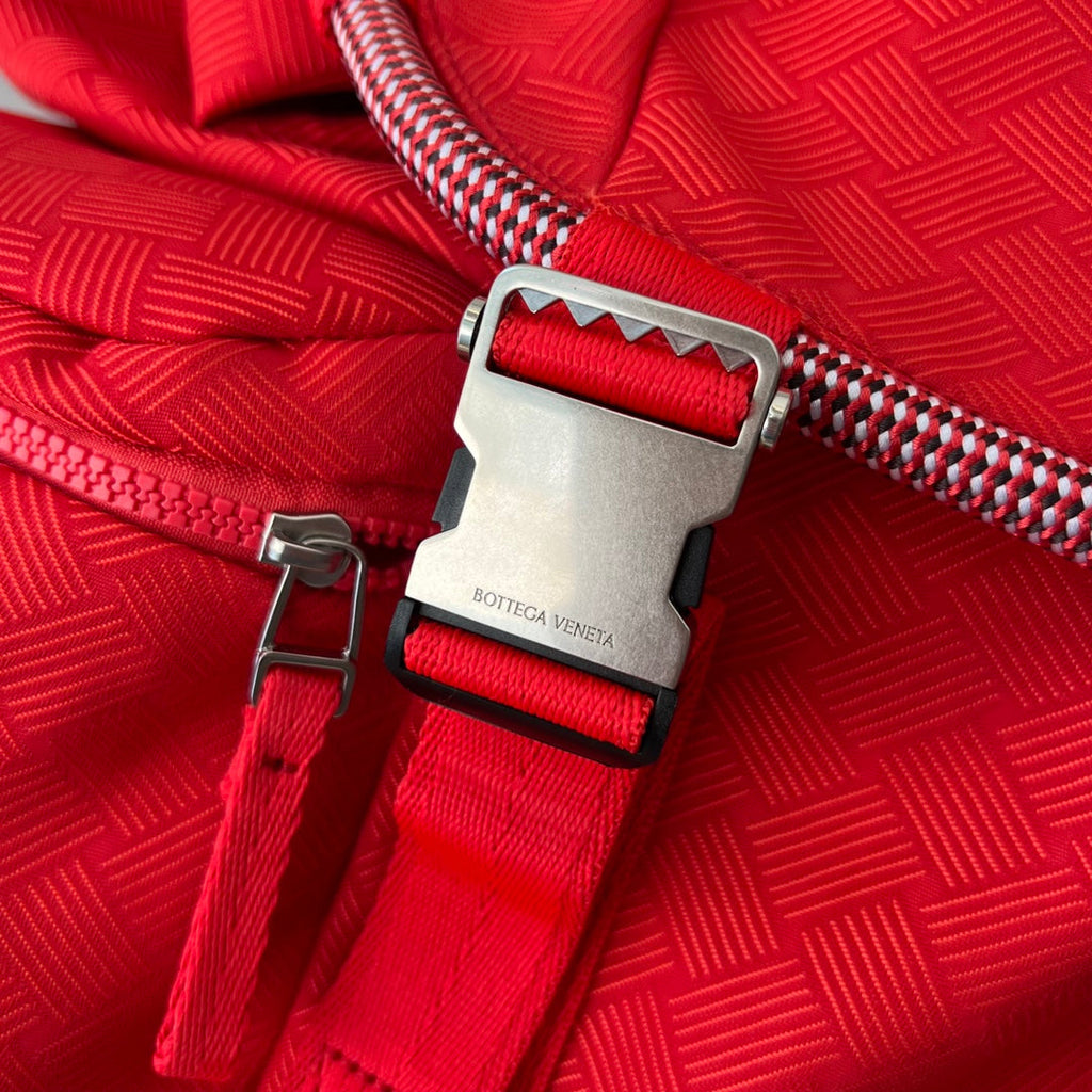 ALTO 42 RUCKSACK IN KIRSCHROTEM JACQUARD-GEWEBE