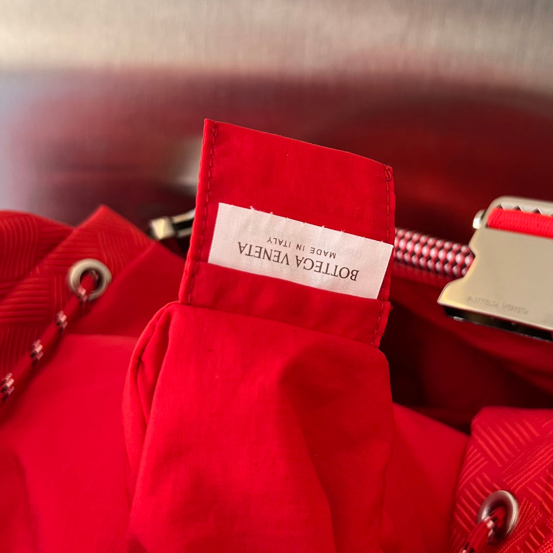 ALTO 42 RUCKSACK IN KIRSCHROTEM JACQUARD-GEWEBE