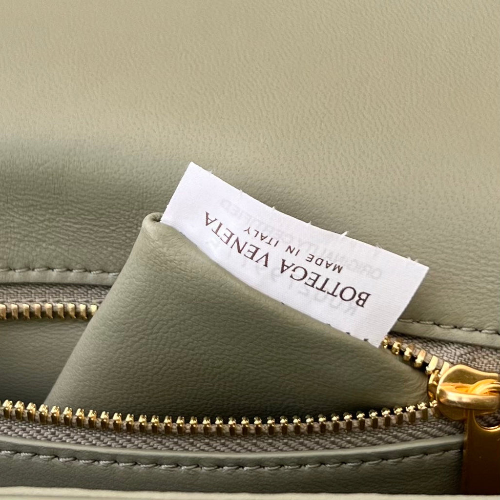 ANDIAMO 21 AUS LAMMFELL GRAU OLIVE