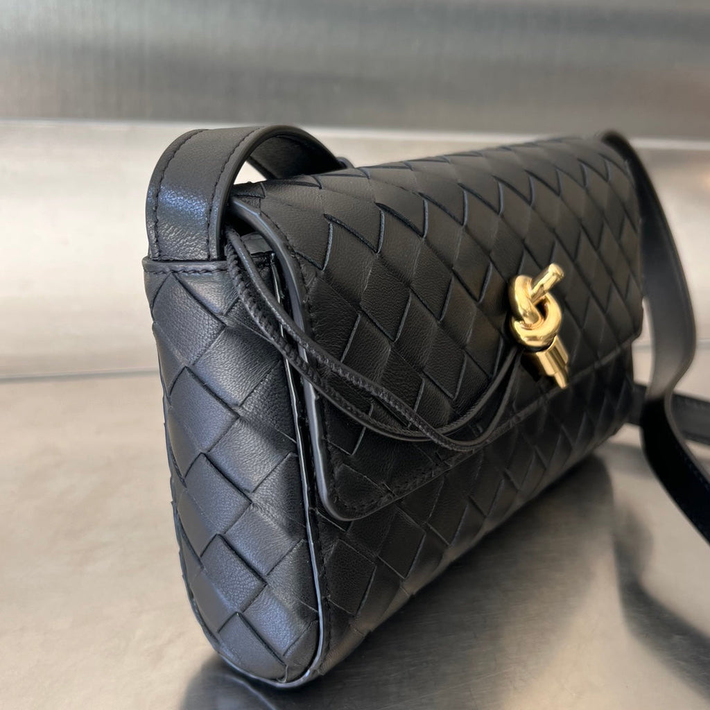 ANDIAMO 21 IN SCHWARZEM LAMMLEDER