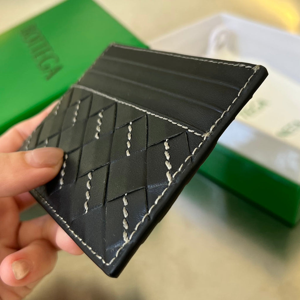 INTRECCIATO 10 KREDITKARTENHÜLLE AUS SCHWARZEM LAMMLEDER