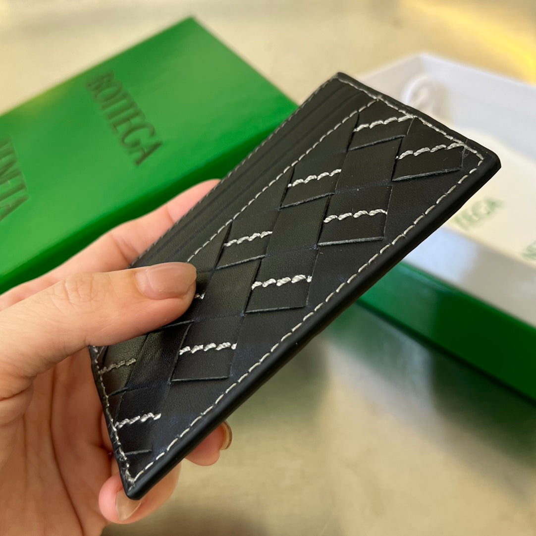 INTRECCIATO 10 KREDITKARTENHÜLLE AUS SCHWARZEM LAMMLEDER