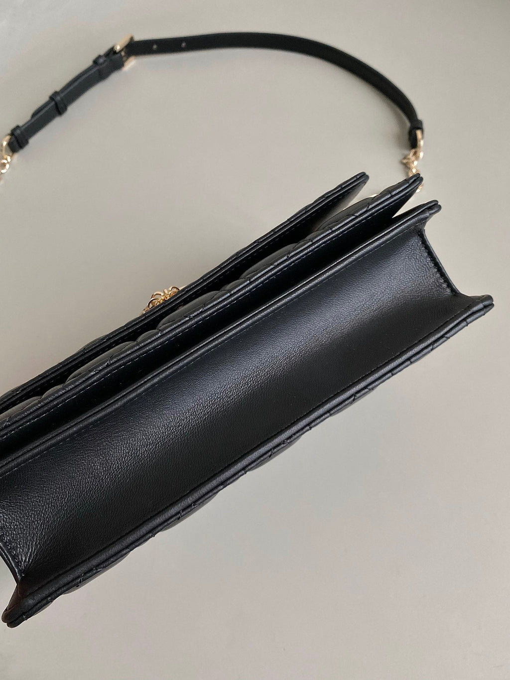 MISS LADY 24 GROSSE TASCHE IN SCHWARZEM LAMMLEDER