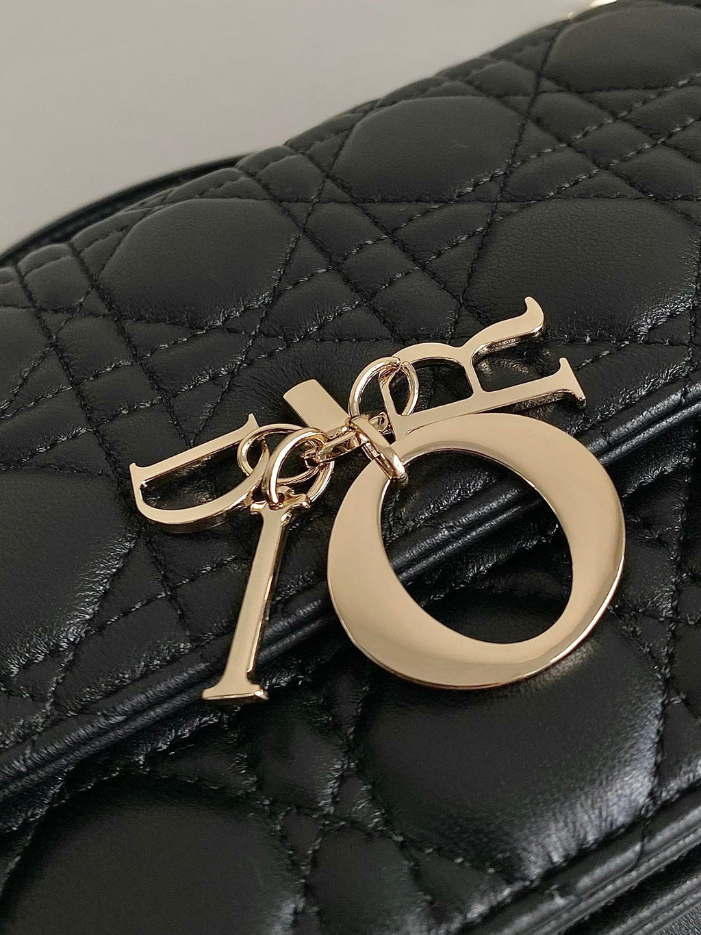 MISS LADY 24 GROSSE TASCHE IN SCHWARZEM LAMMLEDER