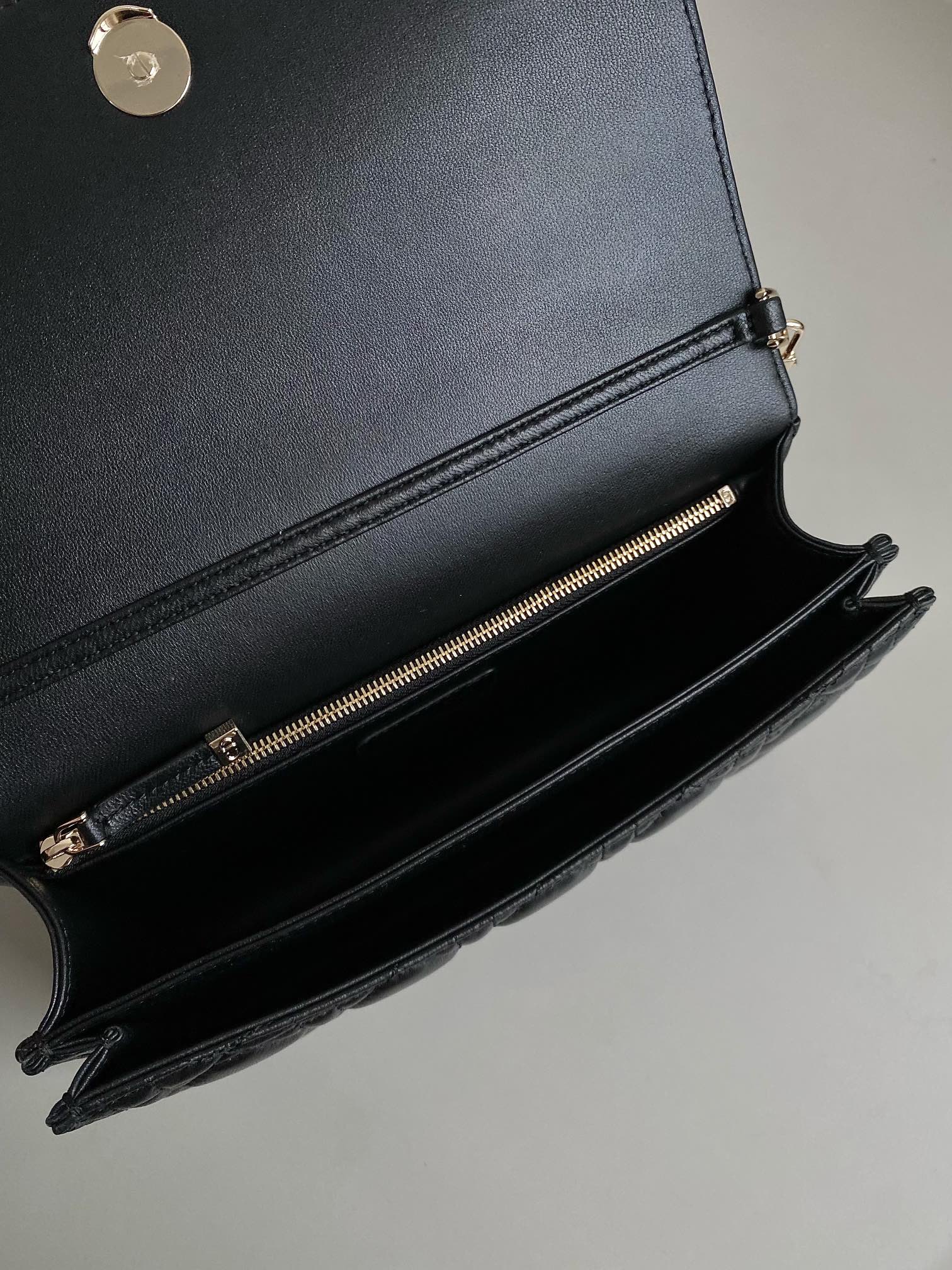 MISS LADY 24 GROSSE TASCHE IN SCHWARZEM LAMMLEDER