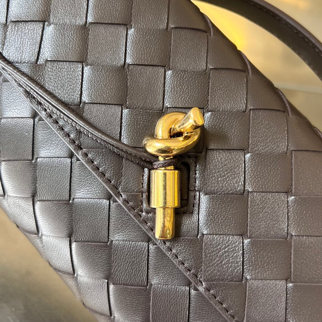 BV Long Clutch Andiamo mit Henkel 31cm Schokoladenbraunes Kalbsleder Ghw 