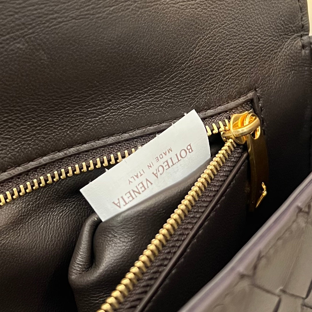 BV Long Clutch Andiamo mit Henkel 31cm Schokoladenbraunes Kalbsleder Ghw 