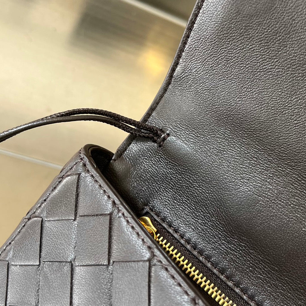 BV Long Clutch Andiamo mit Henkel 31cm Schokoladenbraunes Kalbsleder Ghw 