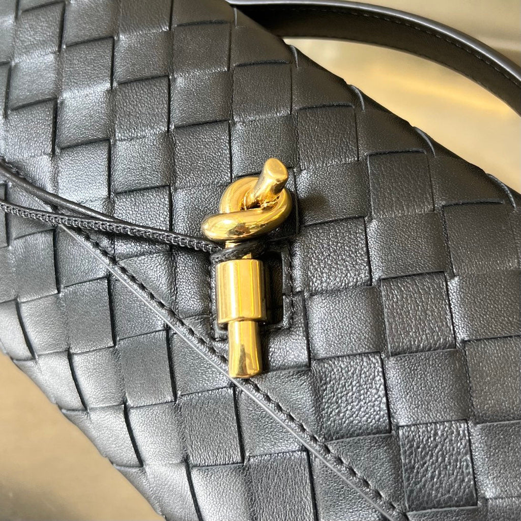 BV Long Clutch Andiamo mit Henkel 31cm Schwarzes Kalbsleder Ghw