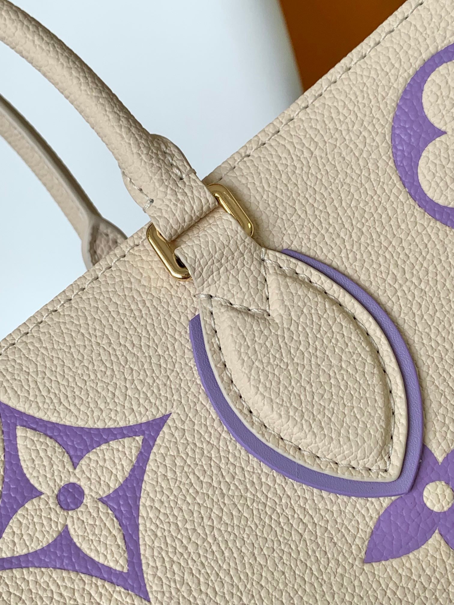 ONTHEGO MM 35CM CREME-LILA