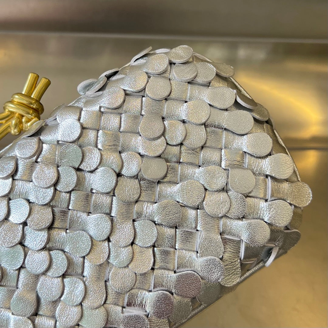 GOLDEN KNOT 19 IN SILBERNEM LAMMLEDER