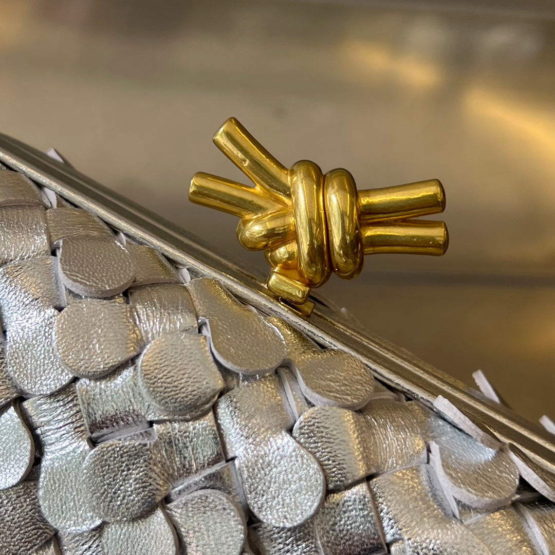 GOLDEN KNOT 19 IN SILBERNEM LAMMLEDER