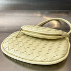 KLEINE GEMELLI 24 IN HELLGELBEM LAMMFELL