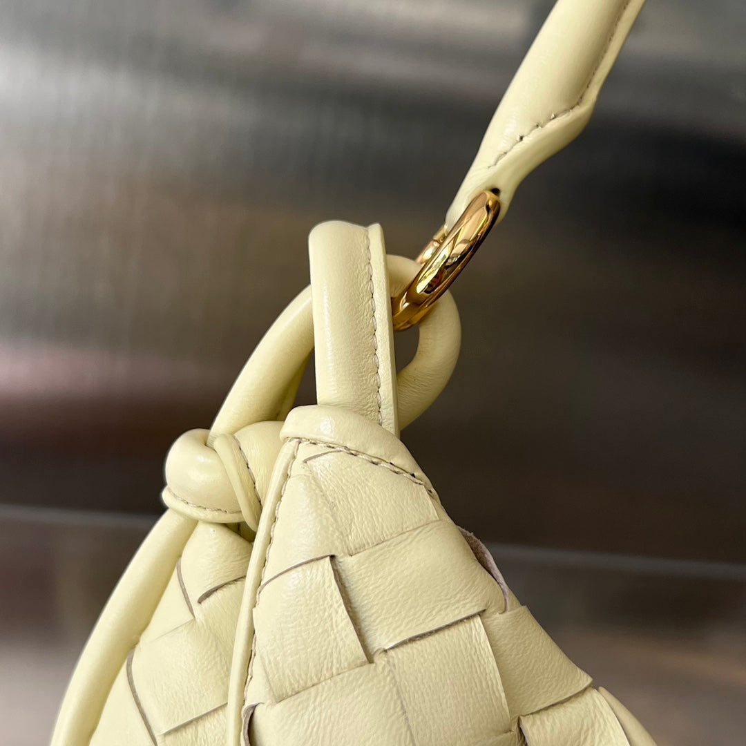 KLEINE GEMELLI 24 IN HELLGELBEM LAMMFELL