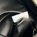 GROSSER HOP 54 IN SCHWARZES LAMMLEDER