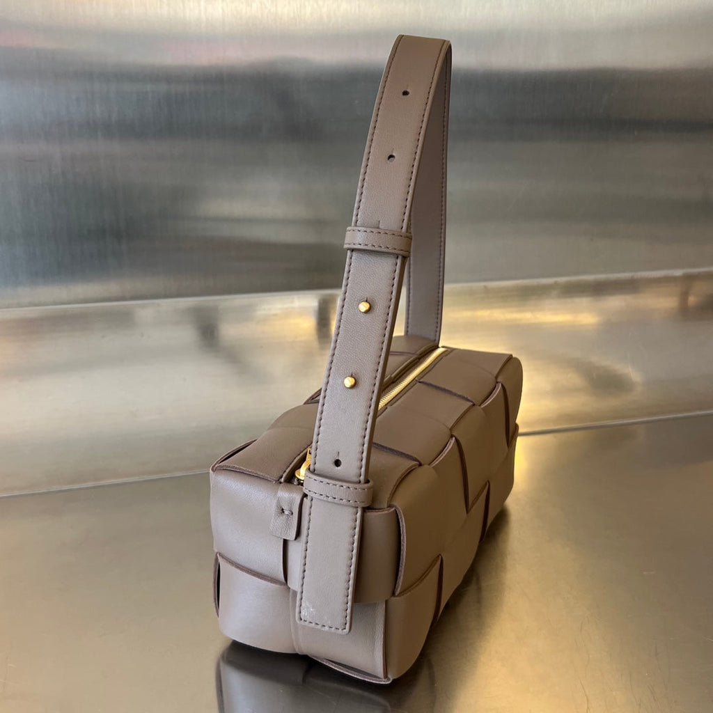 BRICK CASSETTE 28 IN MITTELBRAUNES KALBSLEDER