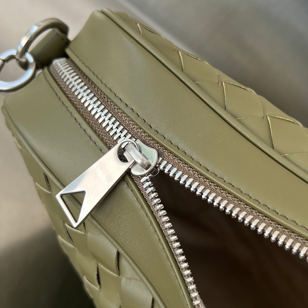 GROSSE INTRECCIATO 40 AKTENKOFFER AUS MUD MIX TRAVERTINE-KALBLEDER