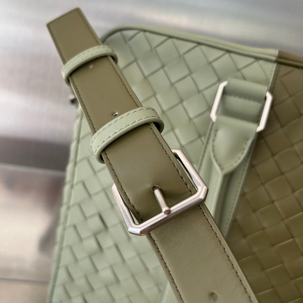 GROSSE INTRECCIATO 40 AKTENKOFFER AUS MUD MIX TRAVERTINE-KALBLEDER