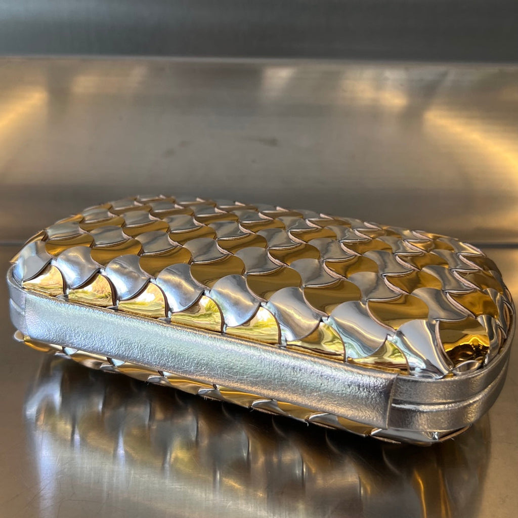 Klassischer Knoten 19 in Goldmix Silber Lammleder