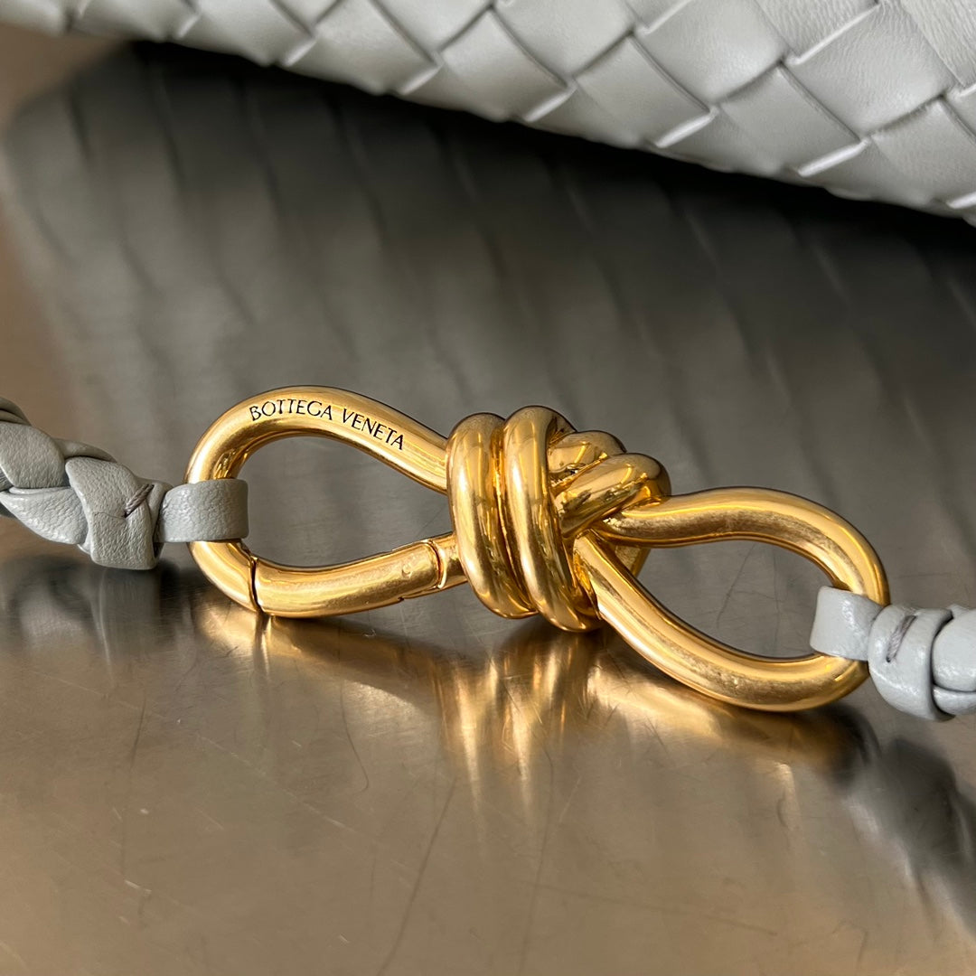 KLEINER ANDIAMO 29 AUS GRAUEM LAMMFELL