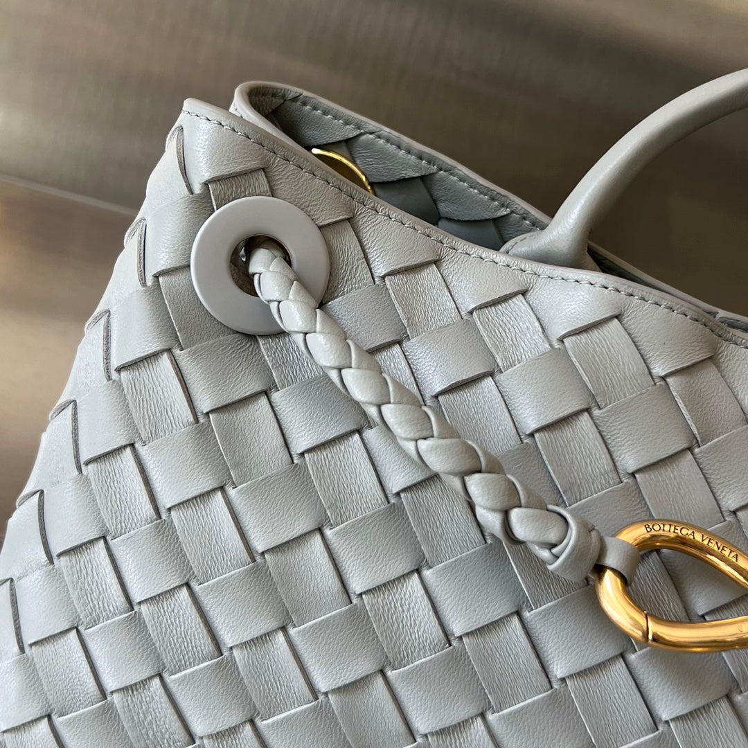 KLEINER ANDIAMO 29 AUS GRAUEM LAMMFELL