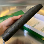 BRIEFTASCHE INTRECCIATO 19 AUS SCHWARZEM KALBSLEDER