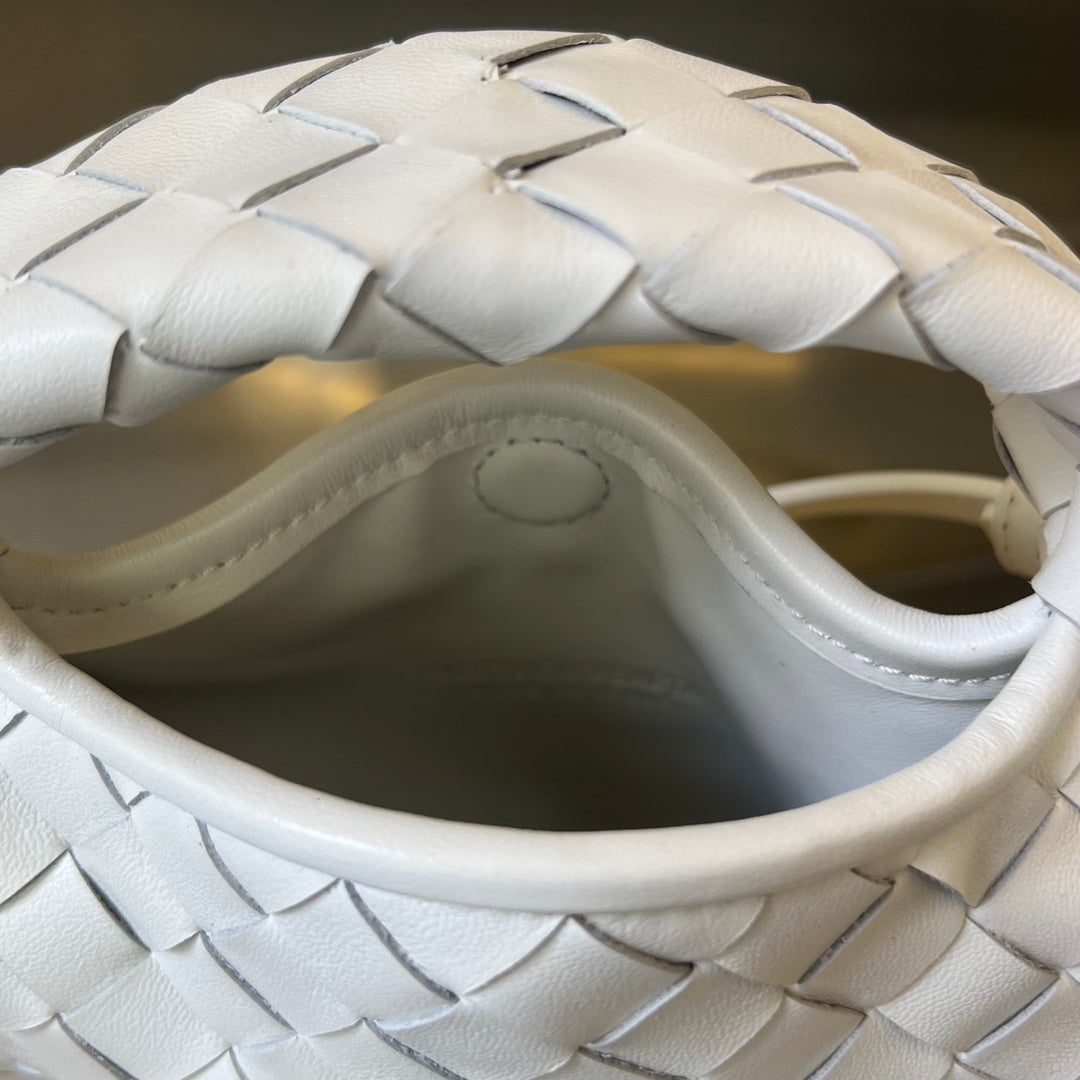 MINI HOP 25 IN WEISSEM KALBSLEDER