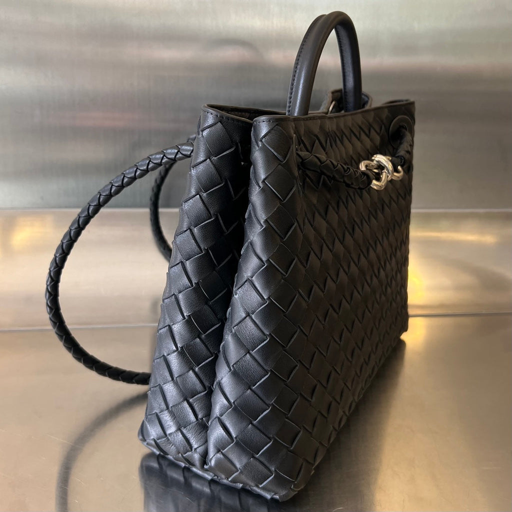 BV MEDIUM ANDIAMO 32CM SCHWARZES LAMMLEDER 