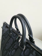 WEEKENDER 40 IN SCHWARZ MAXI OBLIQUE JACQUARD