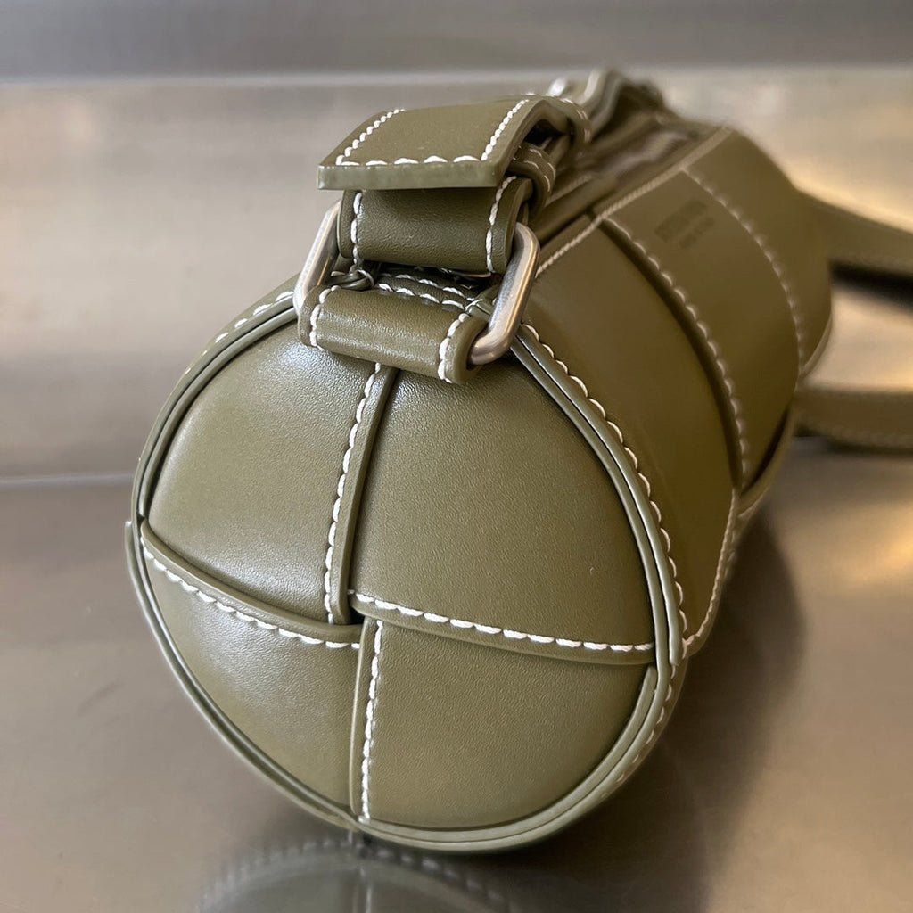 KLEINE ZYLINDERKASSETTE 21 ZOLL TABAKBRAUNES KALBSLEDER