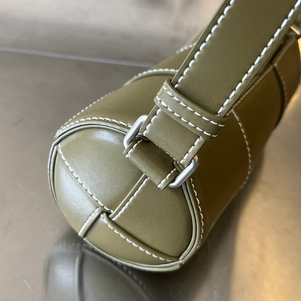 KLEINE ZYLINDERKASSETTE 21 ZOLL TABAKBRAUNES KALBSLEDER