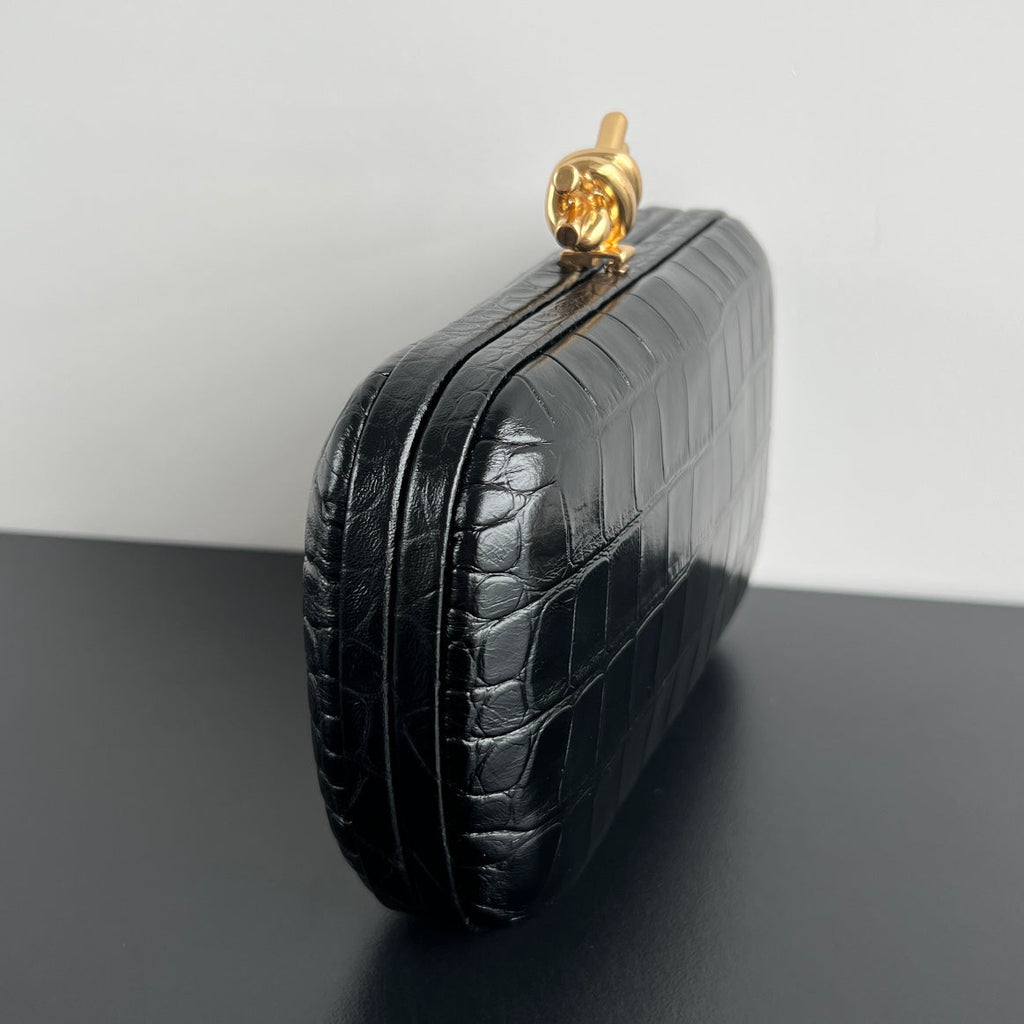 KNOTEN 19 IN SCHWARZEM KROKODILMUSTER-KALBLEDER