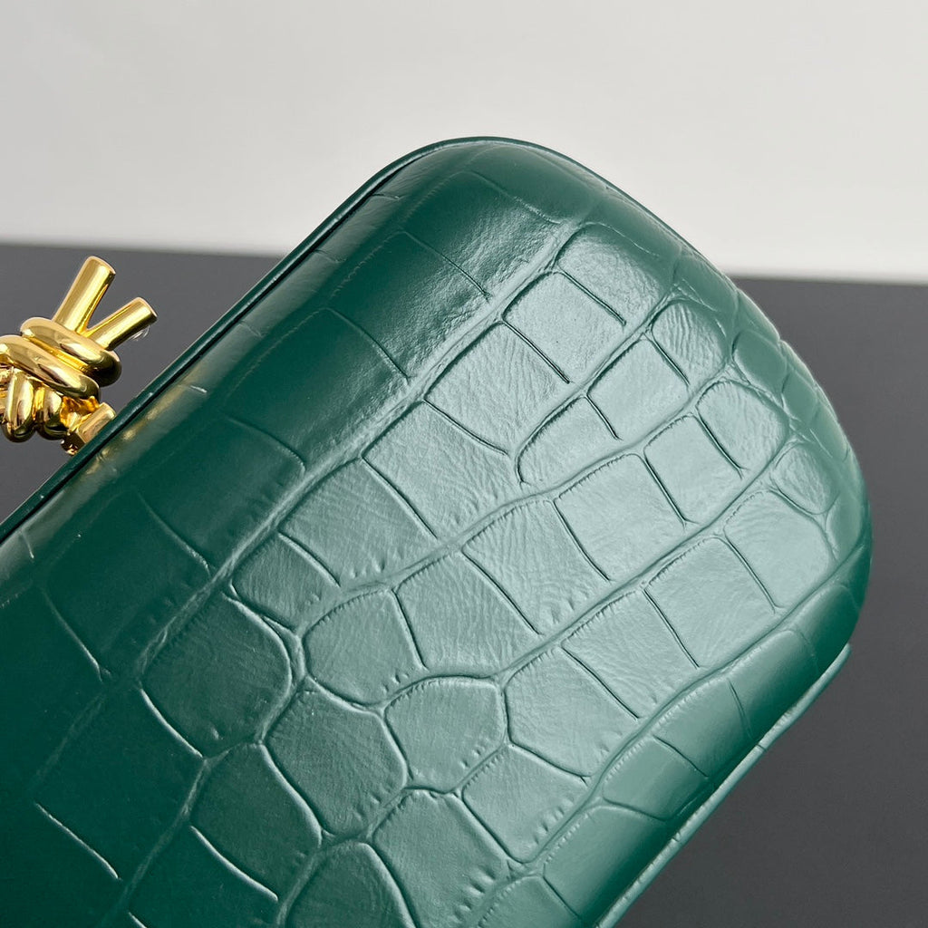 KNOTEN 19 IN EDEN GREEN KROKODILMUSTER KALBSLEDER