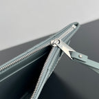 Große Kassettentasche, 35 Zoll, rauchfarbenes Kalbsleder