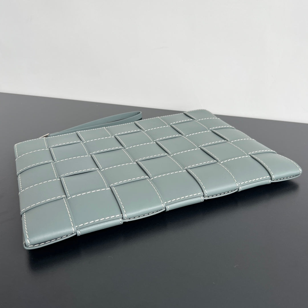 Große Kassettentasche, 35 Zoll, rauchfarbenes Kalbsleder